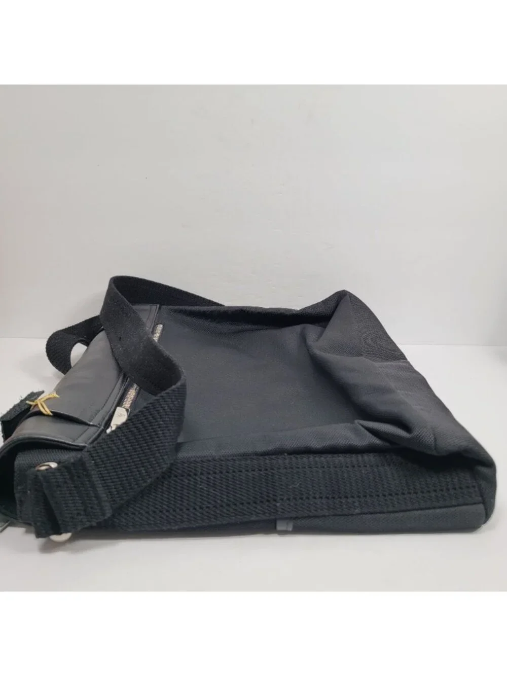 Giorgio Armani Men’s Brown Leather Shoulder Bag Messenger Briefcase NWT